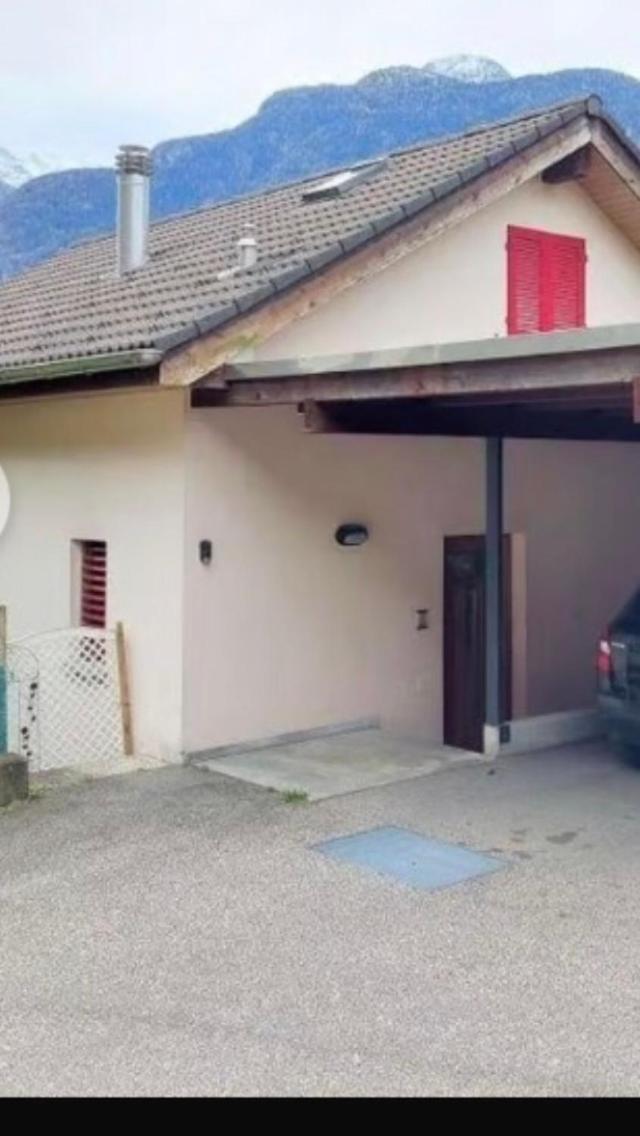 Gemuetliche Ferienwohnung Mit Garten Biasca Esterno foto